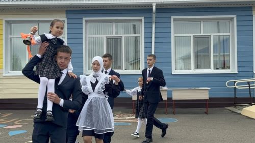 Кошман мәктәбендә кыңгырау чыңы яңа уку елына юл ачты