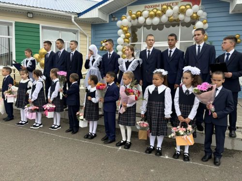 Кошман мәктәбендә кыңгырау чыңы яңа уку елына юл ачты