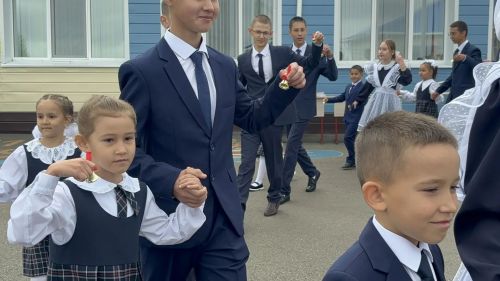 Кошман мәктәбендә кыңгырау чыңы яңа уку елына юл ачты