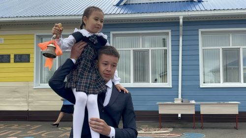 Кошман мәктәбендә кыңгырау чыңы яңа уку елына юл ачты
