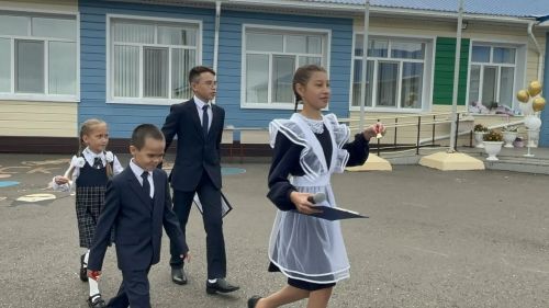 Кошман мәктәбендә кыңгырау чыңы яңа уку елына юл ачты