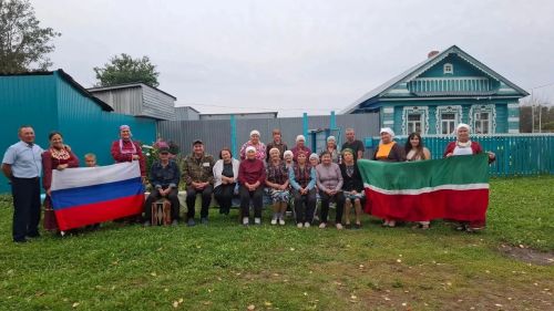 В малонаселенной деревне Камылово прошел выездной уличный концерт «Ял итик бергәләп»