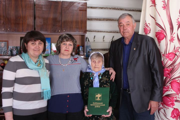 Жительнице Малого Русакова исполнилось 90 лет