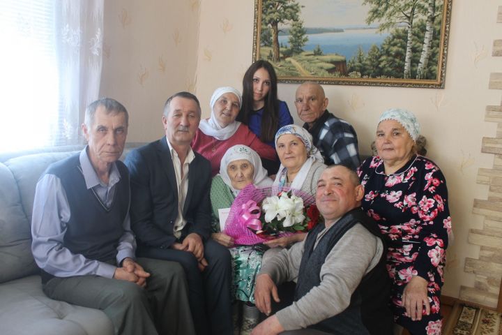 Гульзиган Яруллиной из Бурундуков исполнилось 95 лет