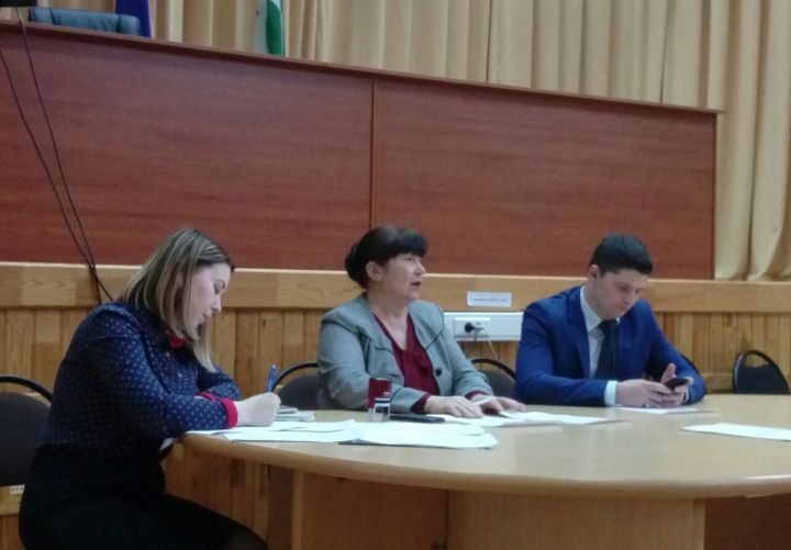 В Кайбицком районе состоялось очередное заседание комиссии по делам несовершеннолетних и защите их прав