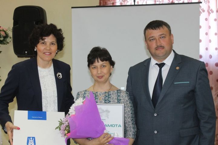 Специалист по рекламе газеты "Кайбицкие зори" награждена Почетной грамотой