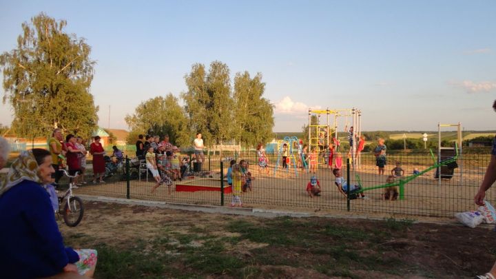 В Ульянкове открылась детская площадка