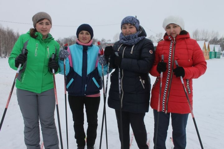 Эксперты назвали лыжные прогулки самым полезным и безопасным видом зимнего спорта