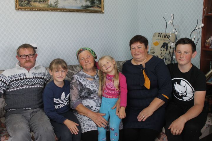 Городская семья вернулась жить в Муратово