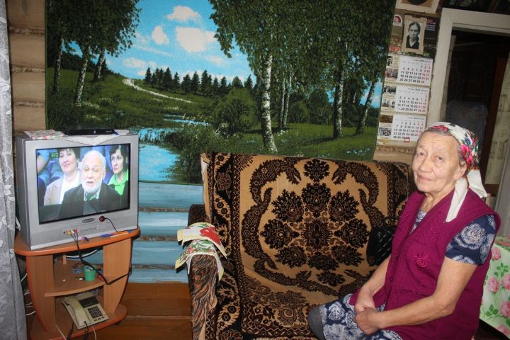 Жители Малого Русакова смотрят цифровое телевидение