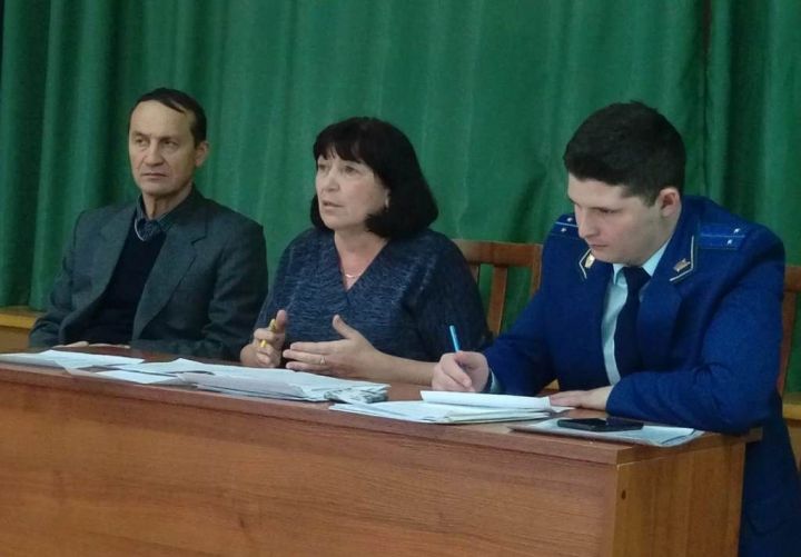В Федоровском состоялось выездное заседание комиссии по делам несовершеннолетних