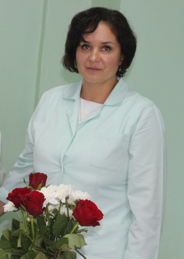 Гульнара Сафиуллина, главный врач районной больницы поздравляет с 8 Марта