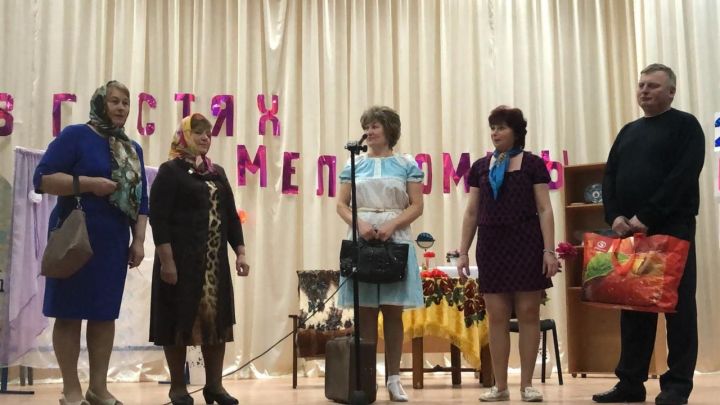 Учителя Ульянковской школы подарили односельчанам спектакль