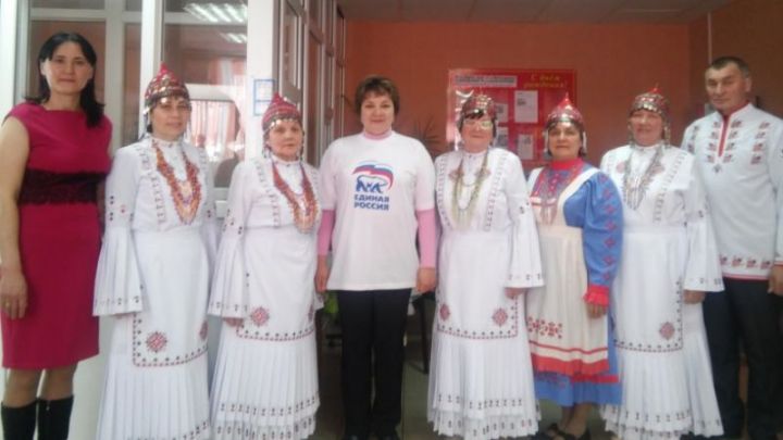 Единороссы из Малых Мемей посетили Кайбицкий дом-интернат