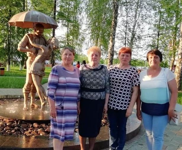 Жители Ульянкова посмотрели спектакль театра из Санкт-Петербурга