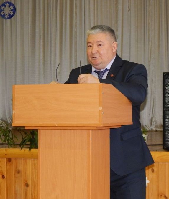 Салават Халиков, председатель правления Молькеевского сельпо поздравляет с Международным днем потребительской кооперации