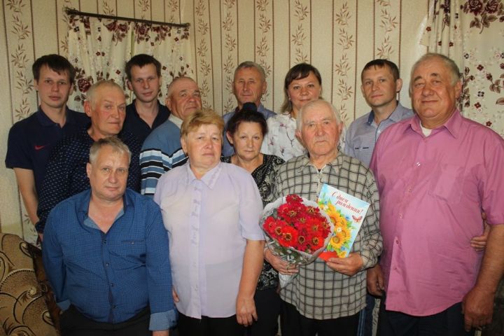 Жителя Муратова Александра Царева поздравили с 90-летием