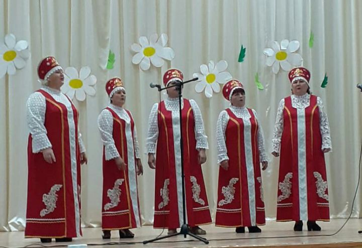 Надеждинцы подарили жителям Ульянкова концерт