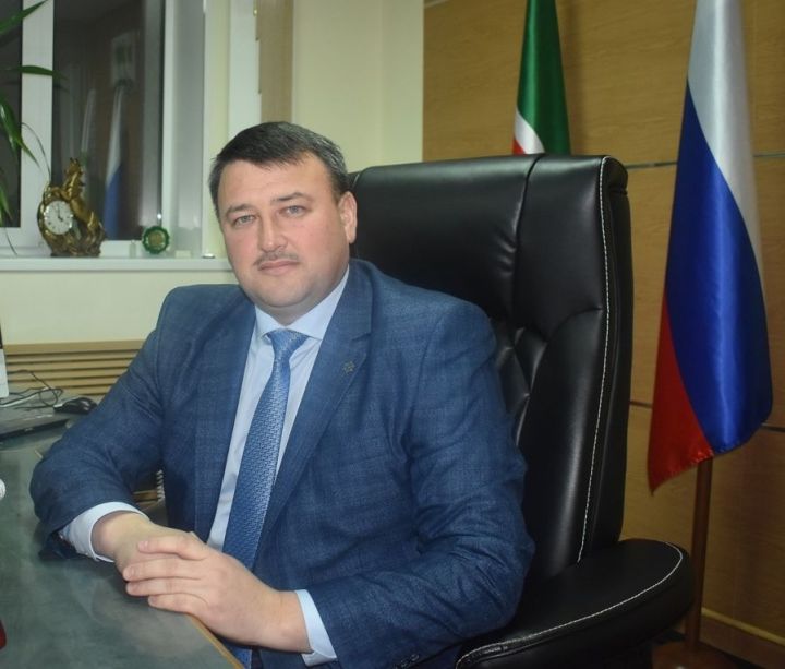 Глава района Альберт Рахматуллин поздравляет  с Днем работника прокуратуры Российской Федерации