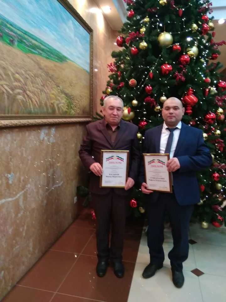 Татарстанның иң яхшы 100 авыл хуҗалыгы хезмәтчәненең берсе - Кайбычтан