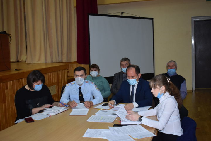 В Кайбицах состоялось заседание комиссии по предупреждению незаконного оборота алкогольной продукции