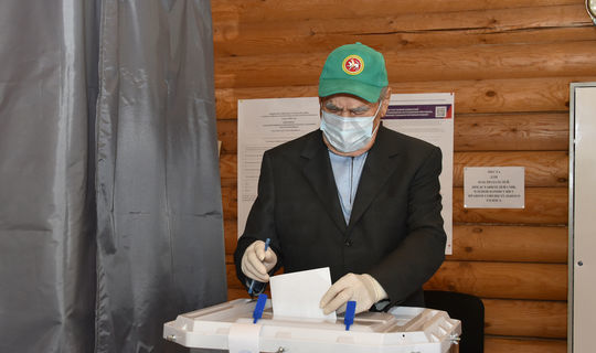 Шаймиев принял участие в голосовании по поправкам к Конституции