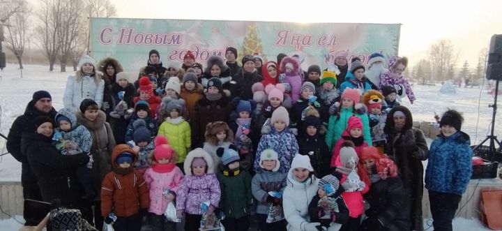Дед Мороз поздравил детей культработников Кайбицкого района