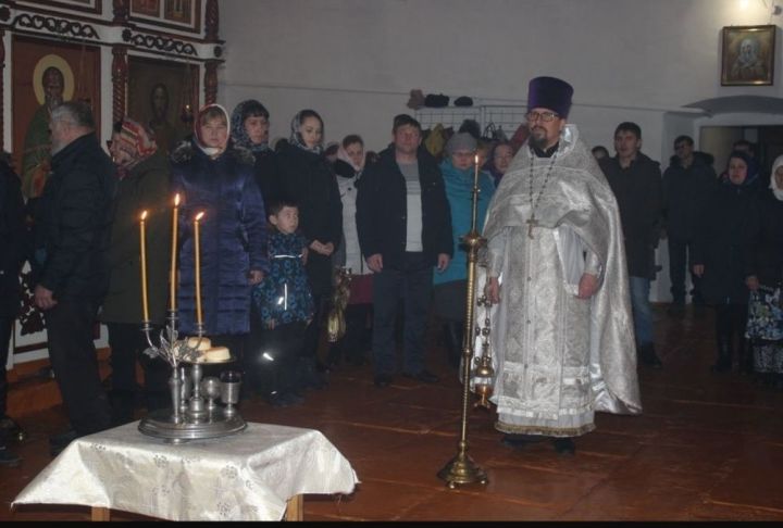 Мира и Божьего благословения пожелал всем благочинный Кайбицкого района протоиерей Николай Ермолаев