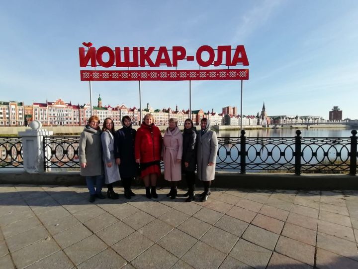 В День учителя учащиеся Ульянковской школы преподнесли сюрприз своим наставникам