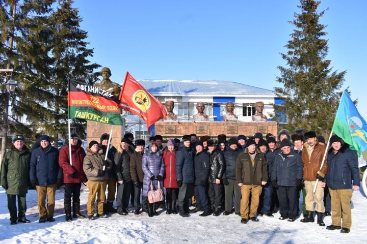 В Кайбицах состоялся торжественный митинг в честь земляков, исполнявших интернациональный долг в Афганистане