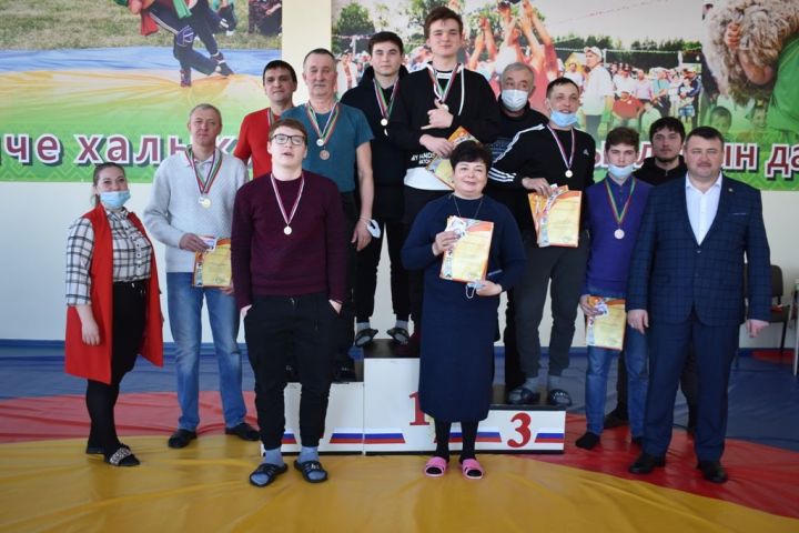 В Кайбицах состоялся турнир по плаванию среди мужчин