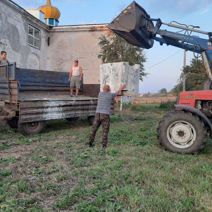В Надеждинском поселении продолжаются работы по реставрации церкви Казанской иконы Божией Матери села Муратова