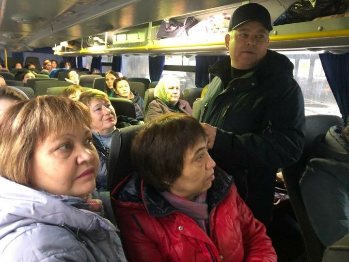 Семьи мобилизованных челнинцев навестили своих родных в танковом училище Казани