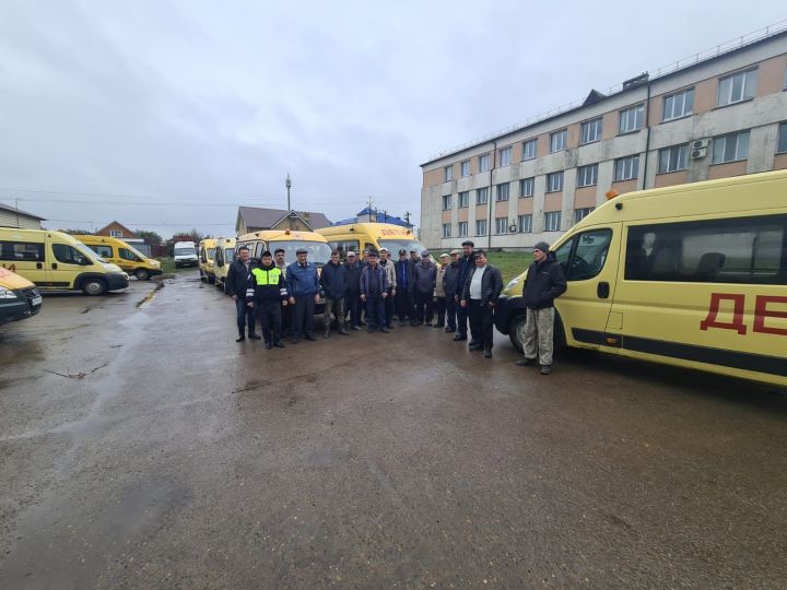 В Кайбицах сотрудники ОГИБДД провели беседу с водителями пассажирских автобусов