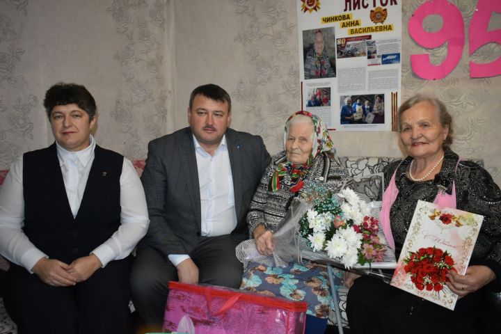 Труженик тыла, участвовавший в строительстве Казанского обвода, отметил 95-летний юбилей