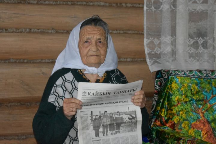 Общество «Август-Кайбицы» порадовало тружеников тыла района, вновь подарив подписку на районную газету