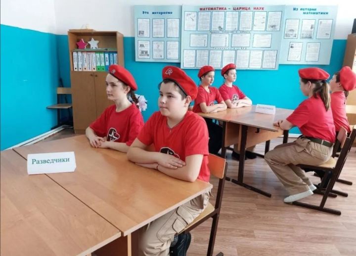 Юнармейцы Хозесановской школы приняли участие в интерактивной викторине «Служу Отечеству»