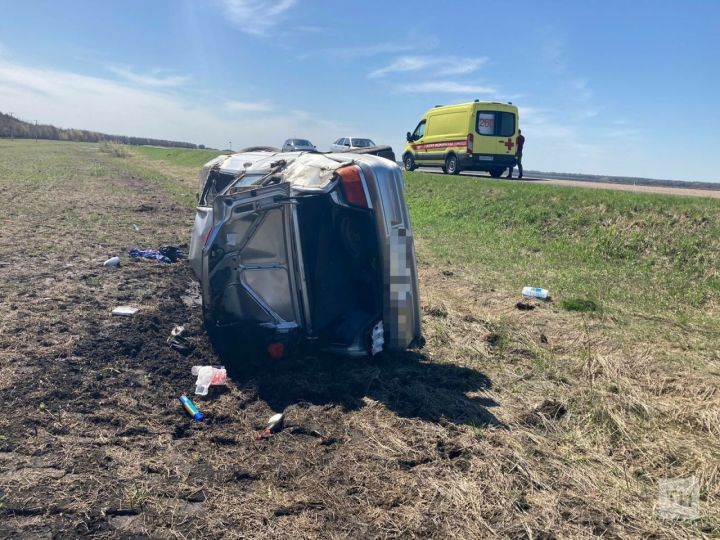 Водитель легковушки погиб, вылетев в кювет с трассы в Татарстане