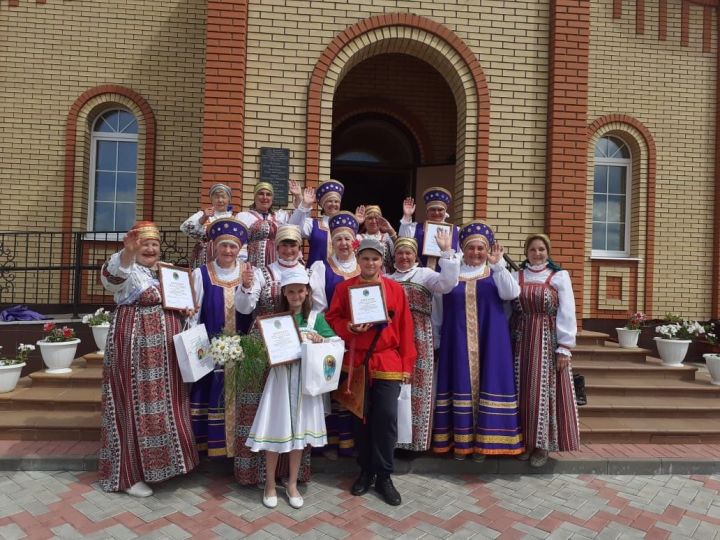Каргалинский и кулангинский ансамбли выступили на фестивале «Троицкие напевы»