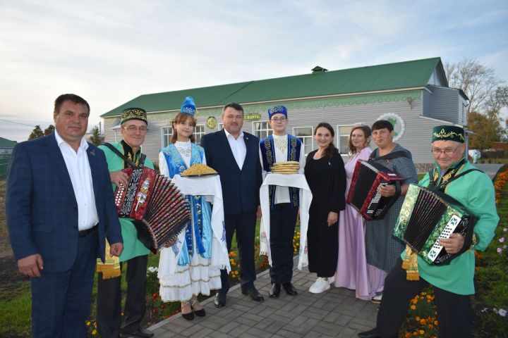 В Бурундуках после капитального ремонта открылся дом культуры