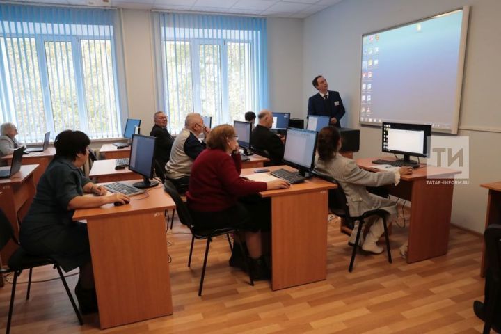 Переобучение по нацпроекту «Демография» в 2023 году прошли 3,3 тыс. жительниц Татарстана