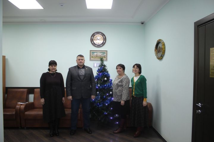 Глава Кайбицкого района в преддверии Нового года встретился  с журналистами районки