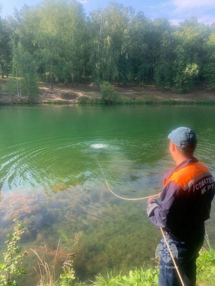 В озере Комсомольское под В озере Комсомольское под Казанью водолазы обнаружили утонувшего мужчину