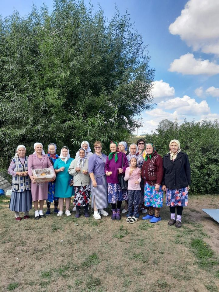 В Свято-Троицком храме собрались на престольный праздник