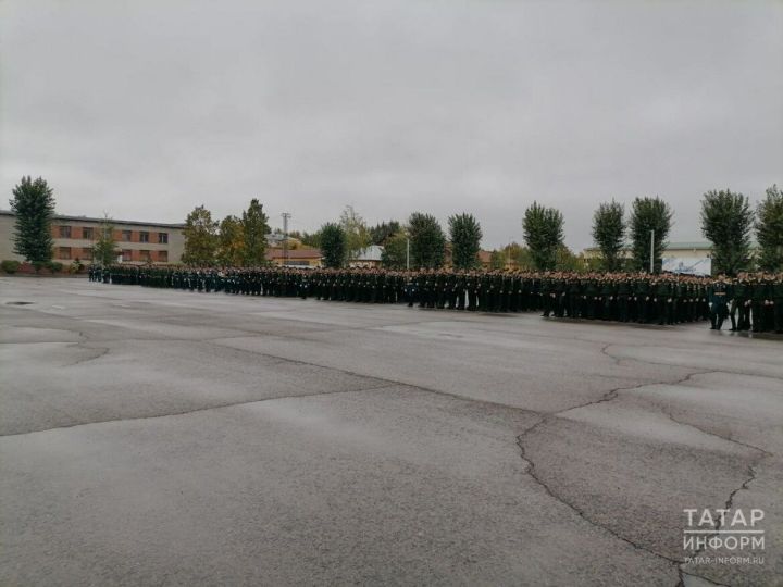 В Казанском танковом училище несколько сотен курсантов приняли присягу