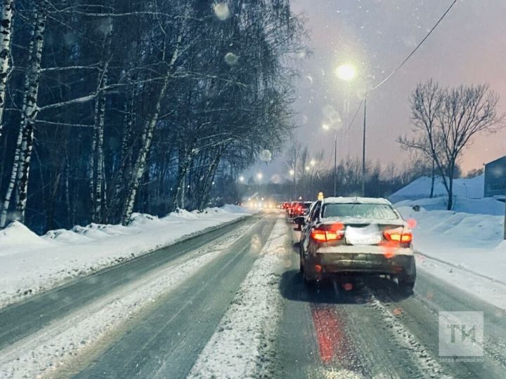 Из-за ДТП на трассе Зеленодольск — Казань образовалась большая пробка