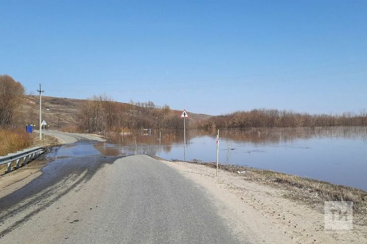 В Татарстане паводковыми водами затоплены шесть мостов и три участка дорог