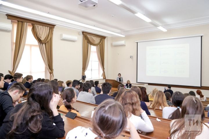 Военнослужащих по контракту и их детей зачислят в колледжи вне конкурса