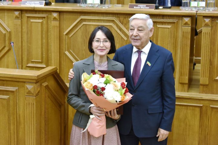 Заместитель главного редактора по дубляжу редакции газеты «Кайбицкие зори» Фирада Сайранова удостоена Благодарственного письма Государственного Совета Республики Татарстан