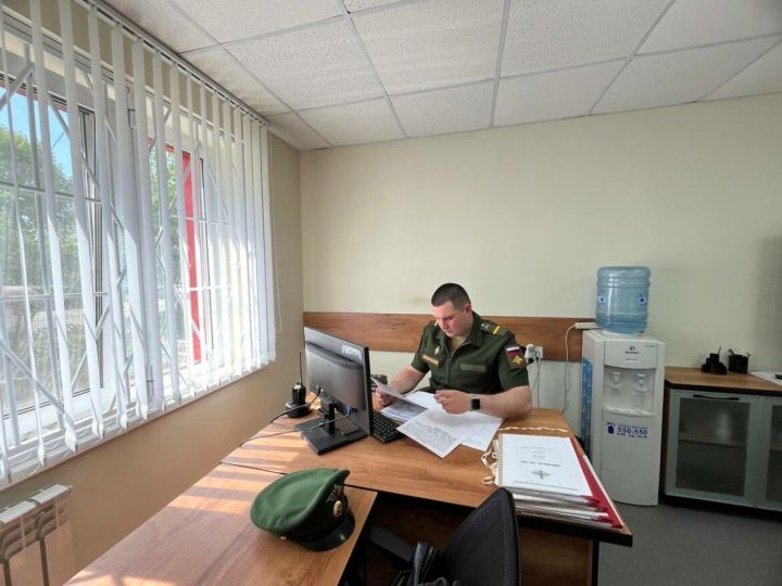 В Челнах заключают контракт на военную службу жители других регионов РФ